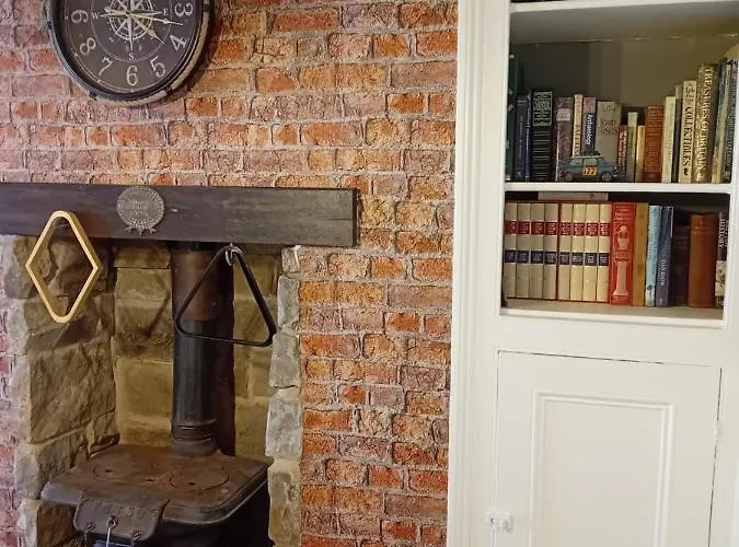 Smugglers Hatch Willa