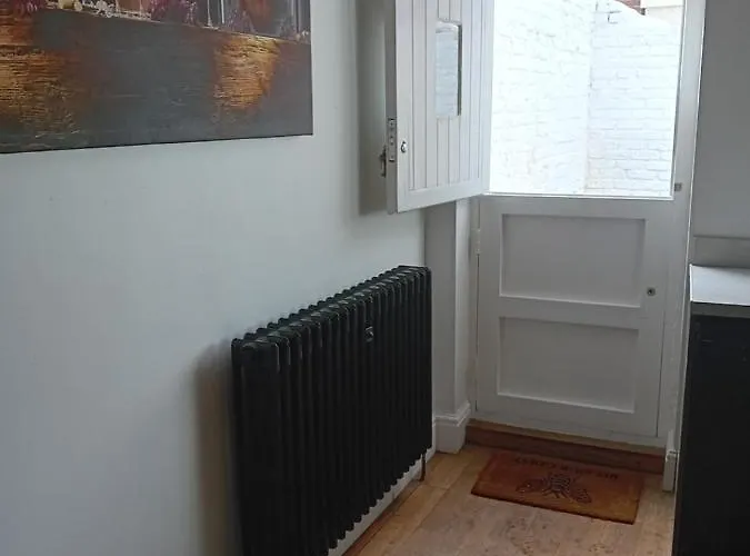 Smugglers Hatch Willa *